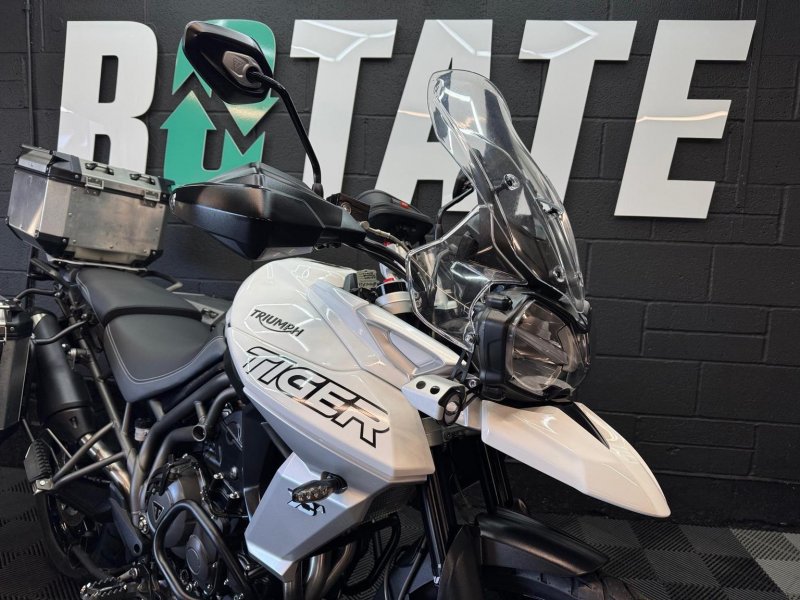 TRIUMPH TIGER 800