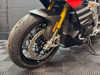 APRILIA Tuono 1100 V4