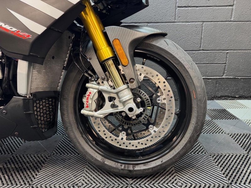 APRILIA Tuono 1100 V4