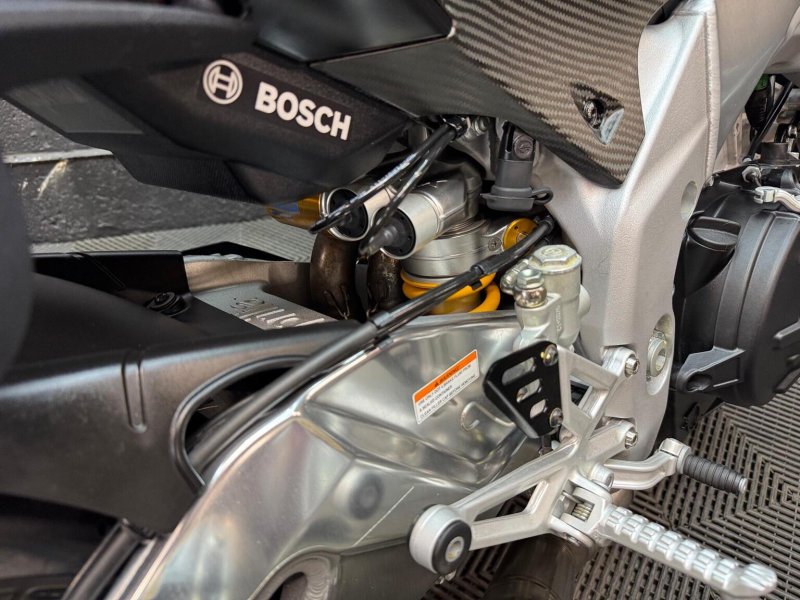 APRILIA Tuono 1100 V4