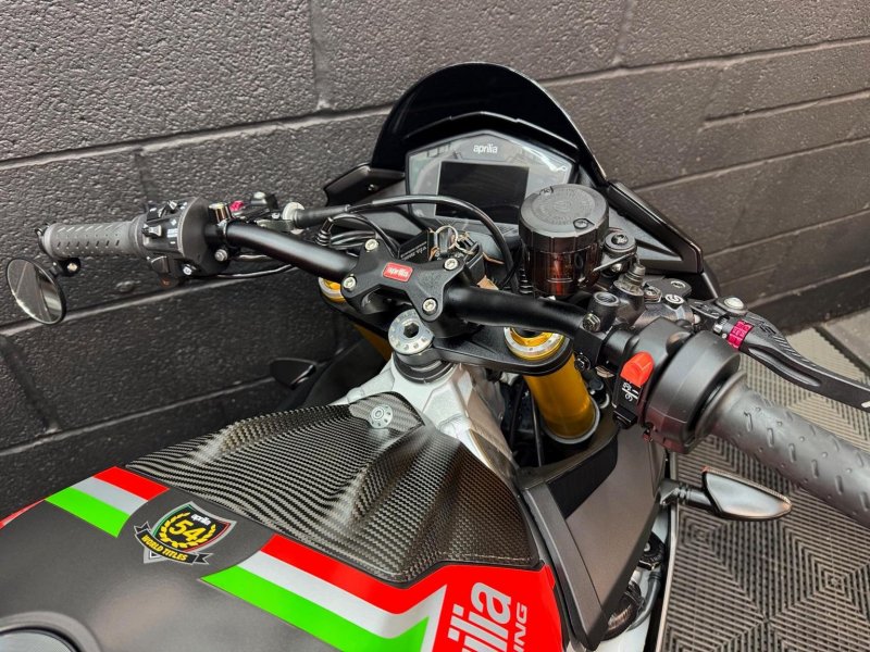 APRILIA Tuono 1100 V4
