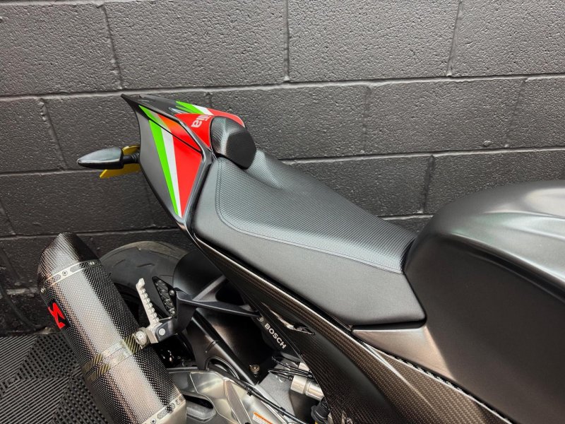 APRILIA Tuono 1100 V4