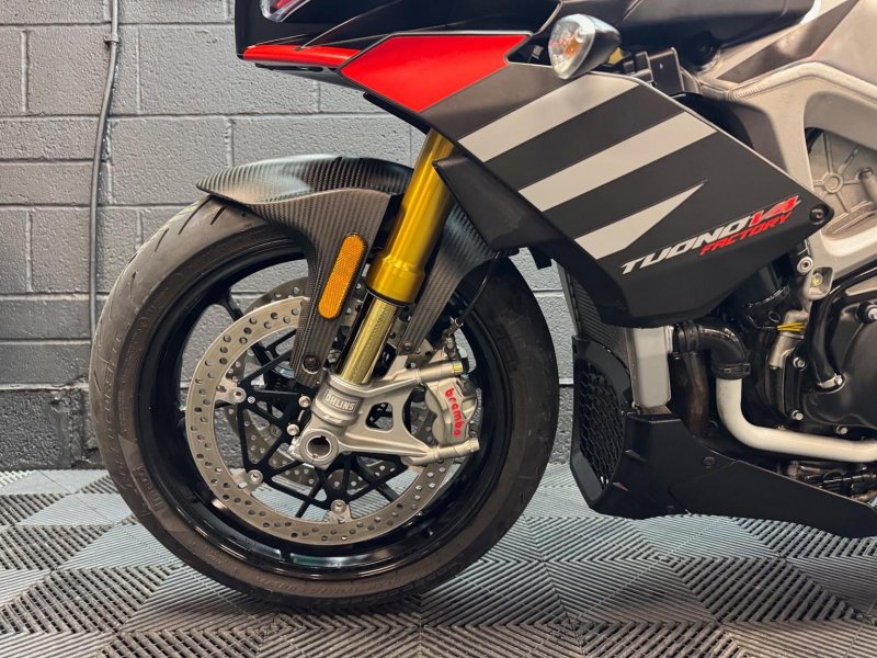 APRILIA Tuono 1100 V4