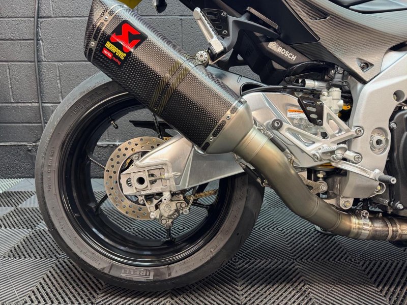 APRILIA Tuono 1100 V4