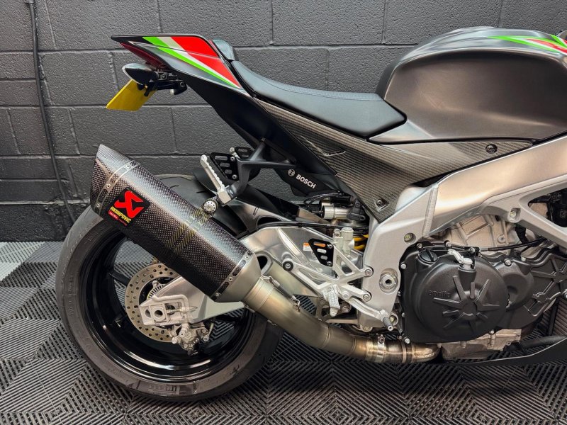 APRILIA Tuono 1100 V4