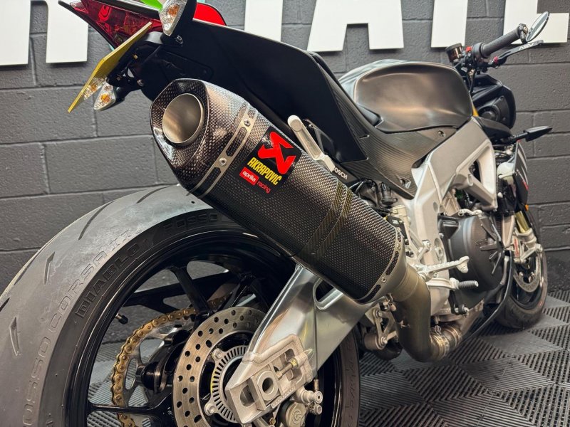 APRILIA Tuono 1100 V4