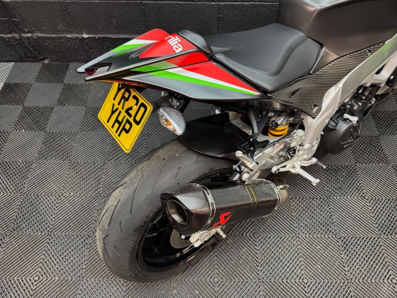 APRILIA Tuono 1100 V4