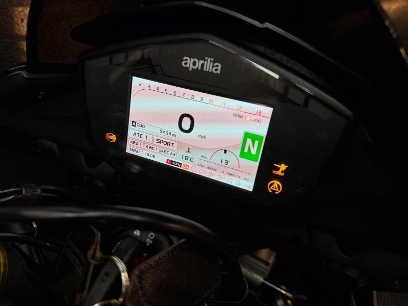 APRILIA Tuono 1100 V4