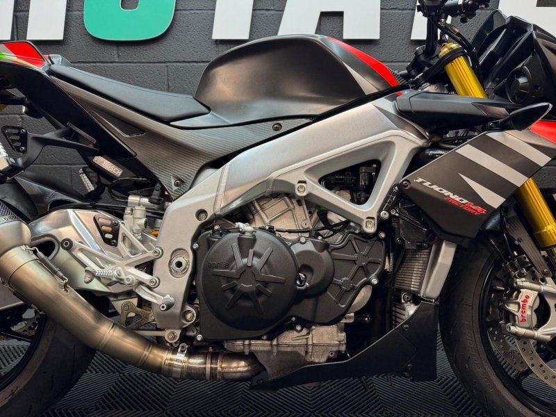 APRILIA Tuono 1100 V4