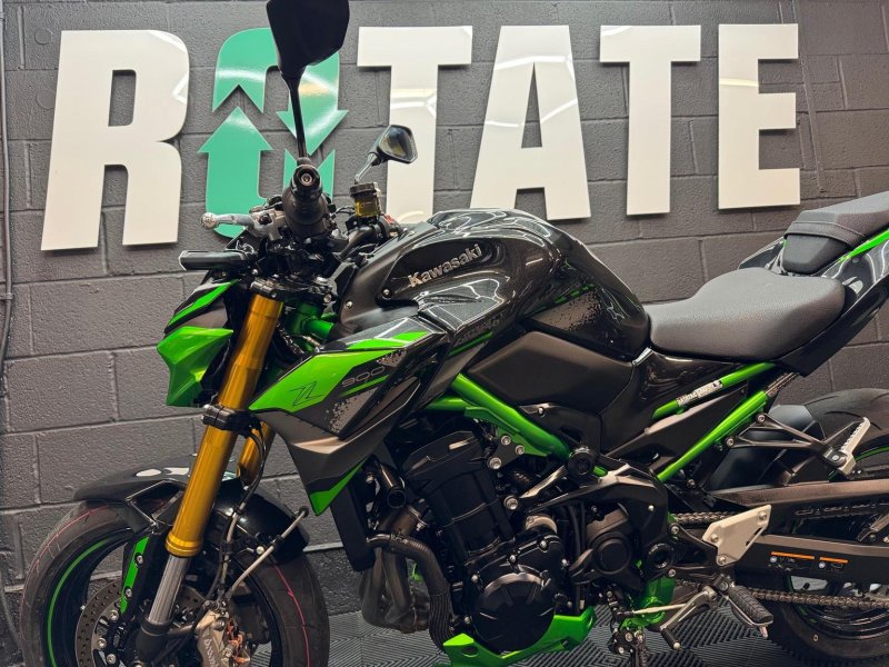 KAWASAKI Z900