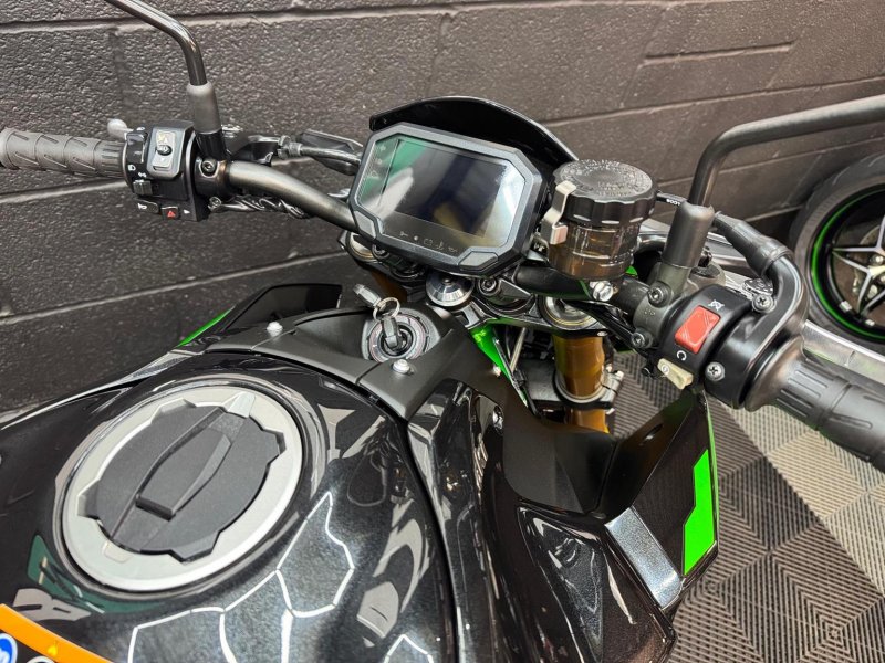 KAWASAKI Z900