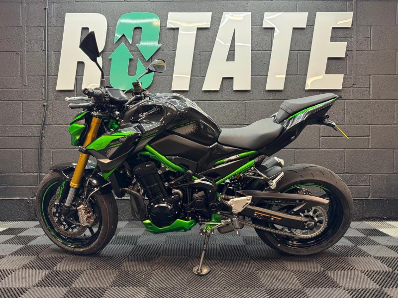 KAWASAKI Z900