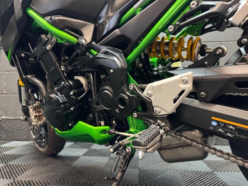 KAWASAKI Z900