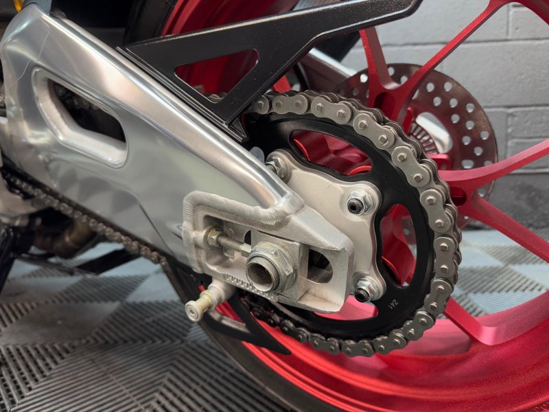 APRILIA RSV4