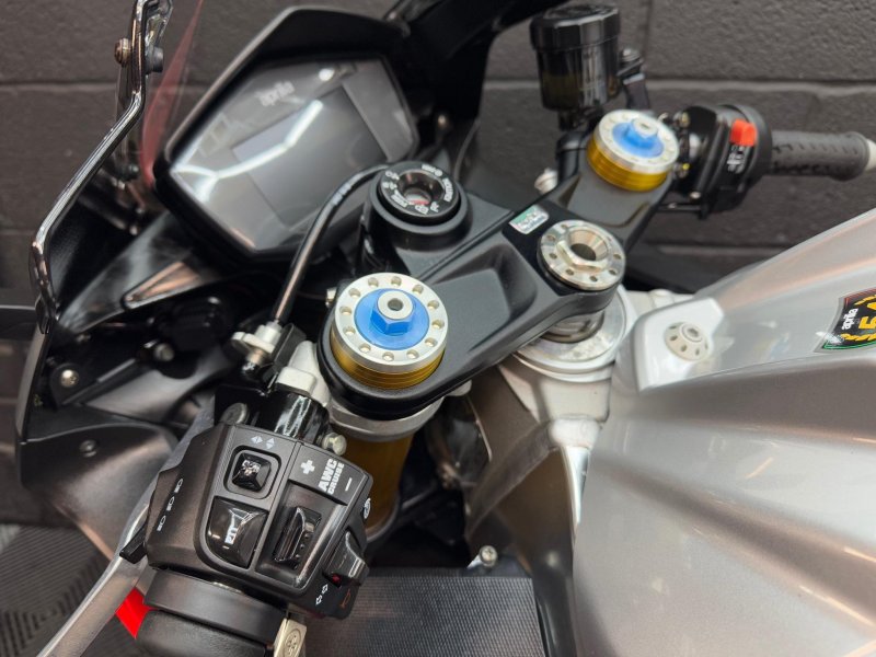 APRILIA RSV4