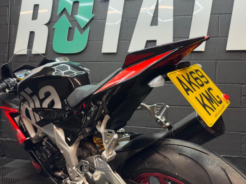 APRILIA RSV4