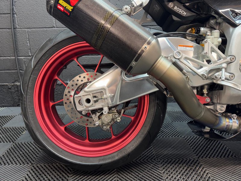 APRILIA RSV4