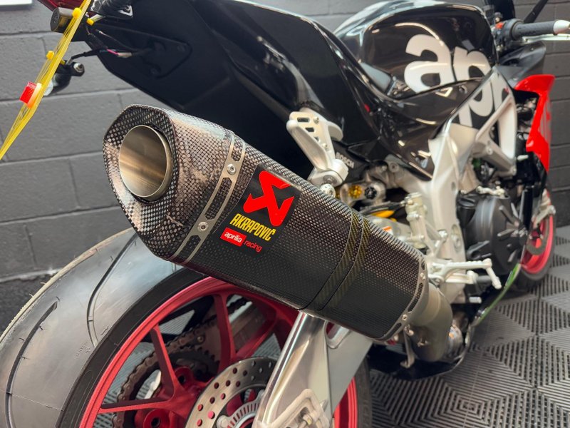 APRILIA RSV4