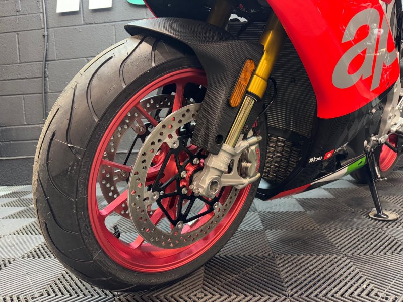 APRILIA RSV4