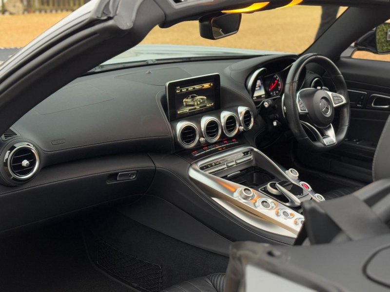 MERCEDES-BENZ AMG GT