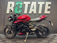 TRIUMPH STREET TRIPLE 765