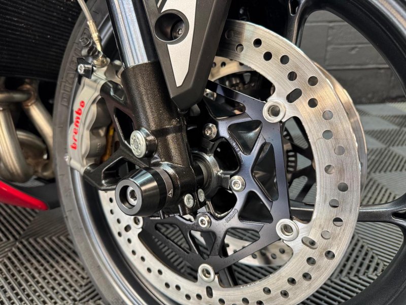 TRIUMPH STREET TRIPLE 765