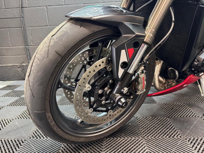 TRIUMPH STREET TRIPLE 765