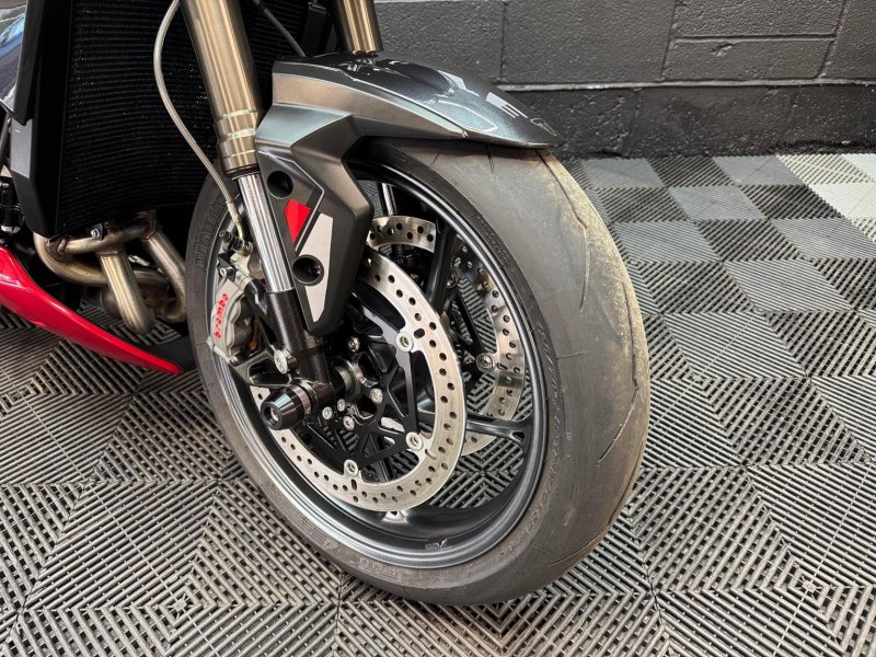TRIUMPH STREET TRIPLE 765