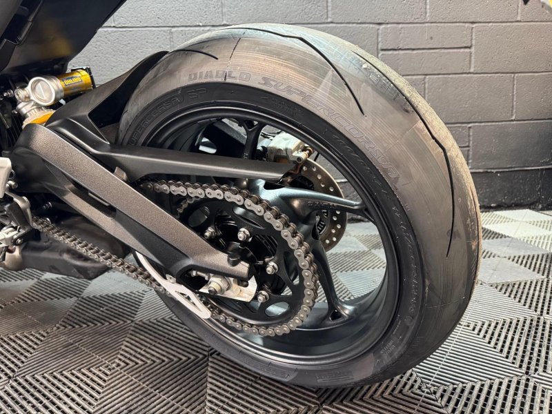 TRIUMPH STREET TRIPLE 765