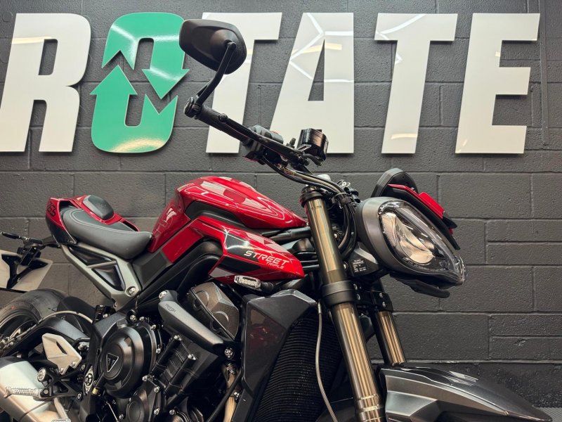 TRIUMPH STREET TRIPLE 765