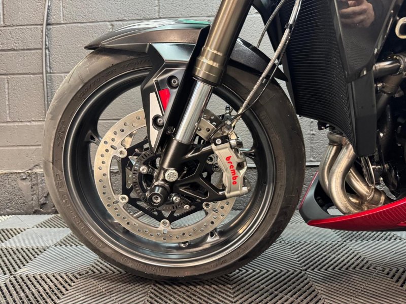 TRIUMPH STREET TRIPLE 765