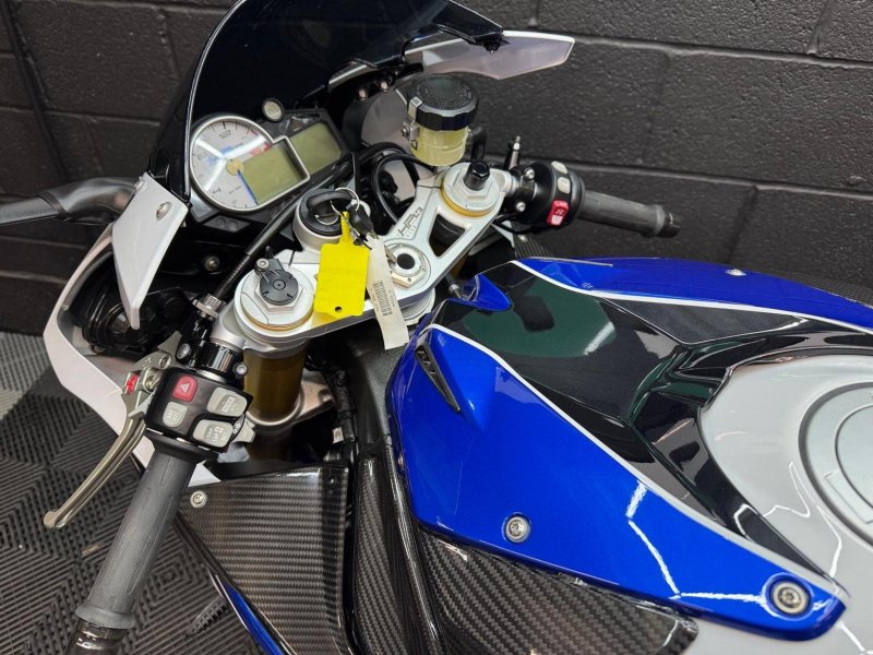 BMW HP4