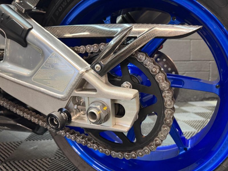 BMW HP4