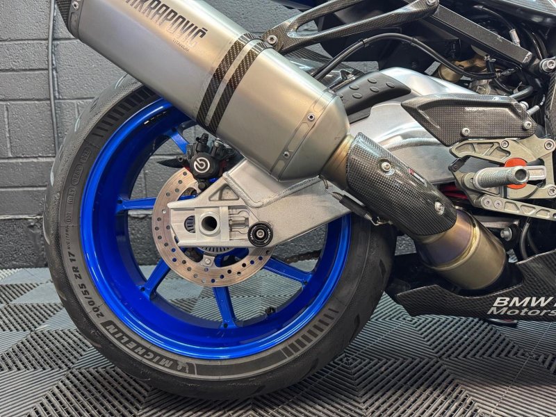 BMW HP4