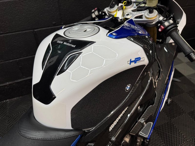 BMW HP4