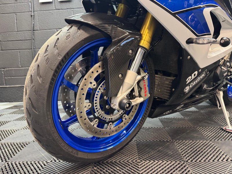 BMW HP4