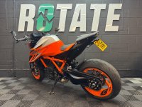 KTM 1290 SUPER DUKE R