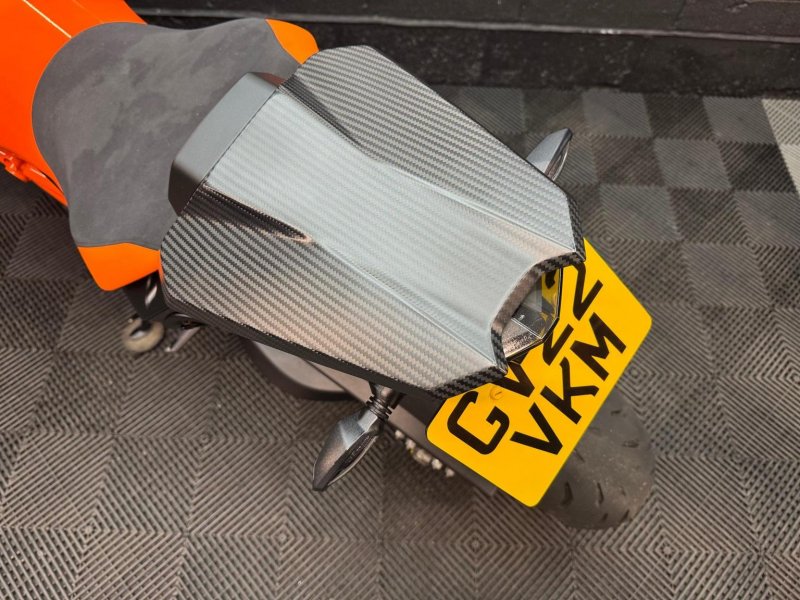 KTM 1290 SUPER DUKE R