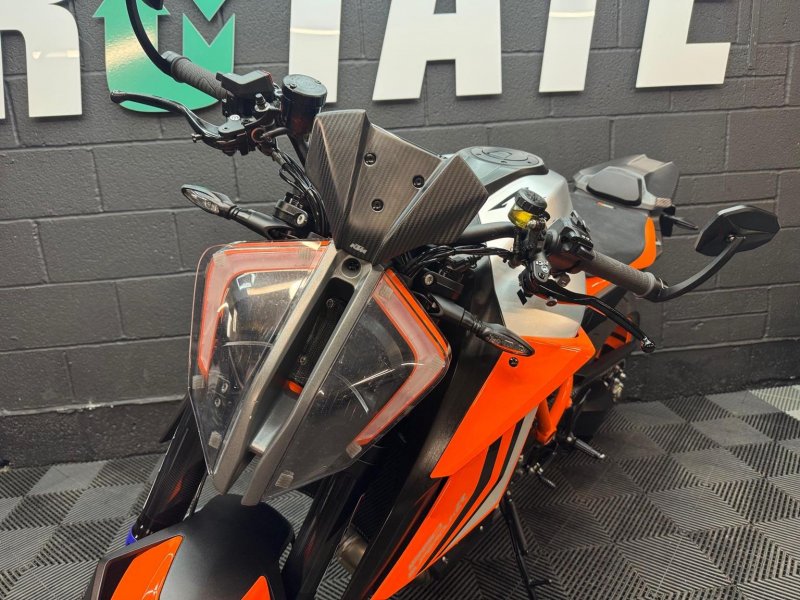 KTM 1290 SUPER DUKE R