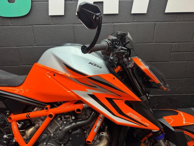 KTM 1290 SUPER DUKE R