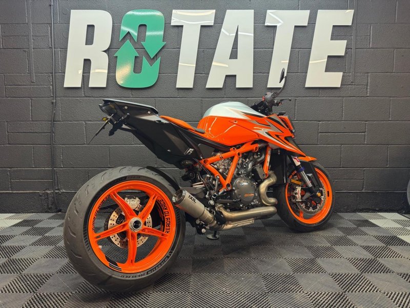 KTM 1290 SUPER DUKE R