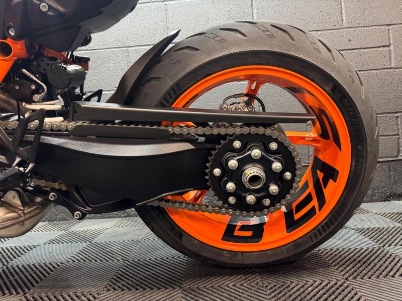 KTM 1290 SUPER DUKE R
