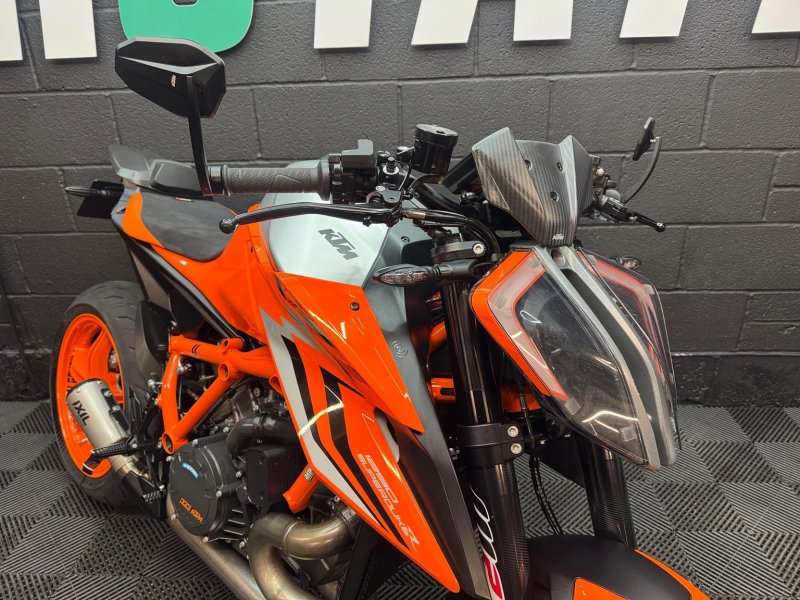 KTM 1290 SUPER DUKE R