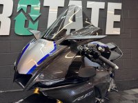 YAMAHA R1M