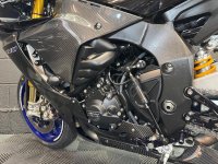 YAMAHA R1M