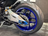 YAMAHA R1M