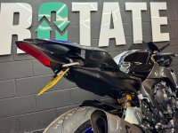 YAMAHA R1M