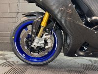 YAMAHA R1M