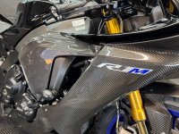 YAMAHA R1M