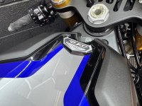 YAMAHA R1M